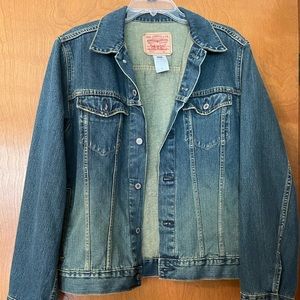 Levi Strauss men’s Jean jacket size XL
